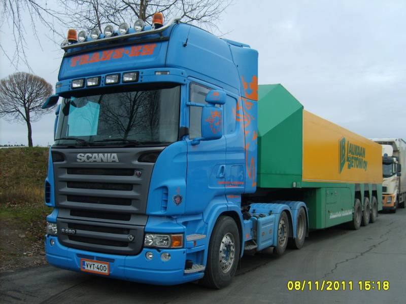 Trans-Enin Scania R580 
Trans-En Oy:n Scania R580 puoliperävaunuyhdistelmä.
Avainsanat: Trans-En Scania R580 4