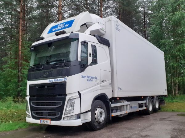 Trans Partasen Volvo FH500
Trans Partanen Oy:n Volvo FH500 rahtiauto.
Avainsanat: Trans-Partanen Volvo FH500 Shell Hirvaskangas