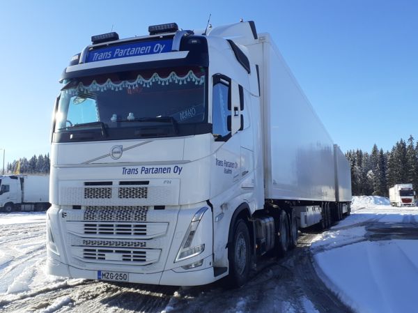 Trans Partasen Volvo FH500
Trans Partanen Oy:n Volvo FH500 hct-yhdistelmä.
Avainsanat: Trans-Partanen Volvo FH500 ABC Hirvaskangas Hct Niko