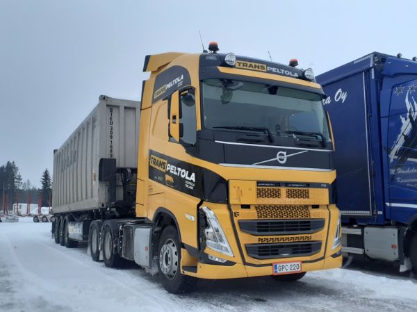 TransPeltolan Volvo FH460
TransPeltolan Volvo FH460 puoliperävaunuyhdistelmä.
Avainsanat: TransPeltola Volvo FH460 ABC Hirvaskangas