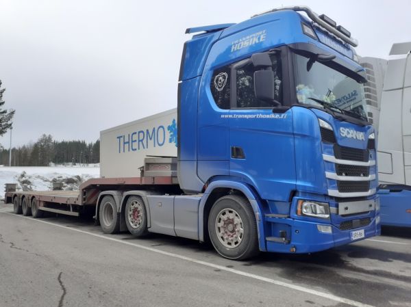 Transport Hosiken Scania 
Transport Hosiken Scania lavettiyhdistelmä.
Avainsanat: Hosike Scania Shell Hirvaskangas