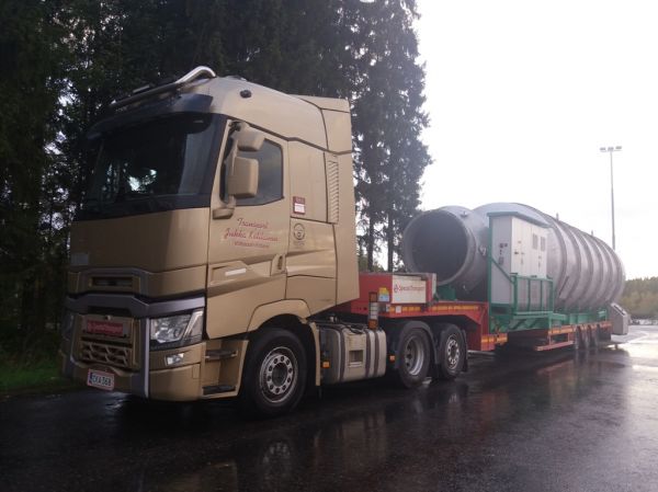 Transport J Kotilaisen Renault
Transport J Kotilaisen Renault lavettiyhdistelmä.
Avainsanat: Kotilainen Renault ABC Hirvaskangas