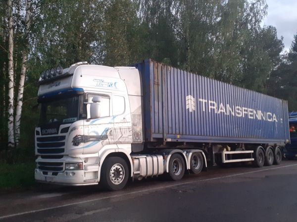 Transport K Lindholm&Con Scania R500
Transport K Lindholm&Co Ab:n Scania R500 puoliperävaunuyhdistelmä.
Avainsanat: Lindholm&Co Scania R500 Shell Hirvaskangas