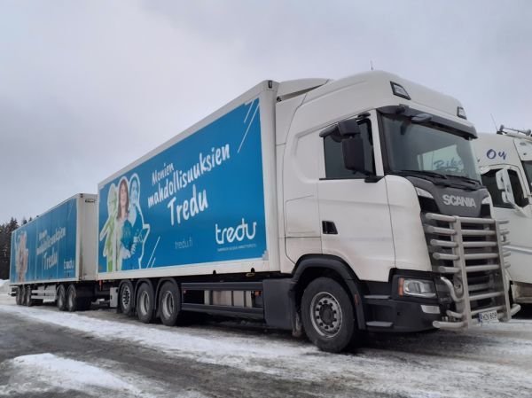 Tredun Scania 540S
Tampereen seudun ammattiopisto Tredun Scania 540S täysperävaunuyhdistelmä.
Avainsanat: Tredu Scania 540S ABC Hirvaskangas