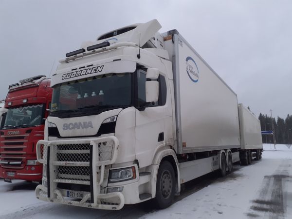 Tuomasen Scania 
Tuomanen Oy:n Scania täysperävaunuyhdistelmä.

Avainsanat: Tuomanen Peltola Scania ABC Hirvaskangas