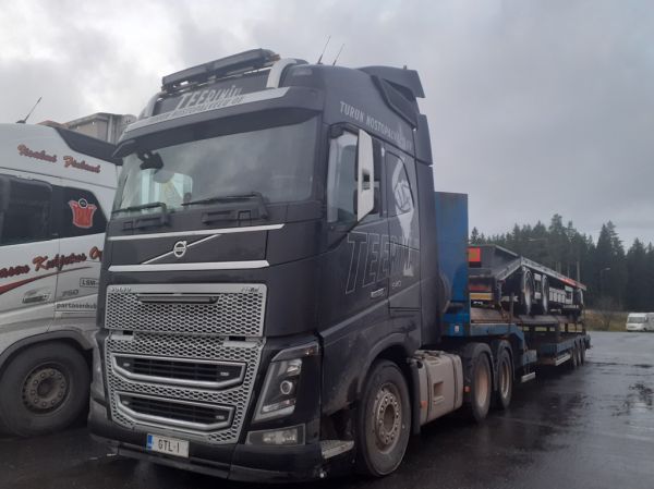 Turun Nostopalvelun Volvo FH16
Turun Nostopalvelu Oy:n Volvo FH16 lavettiyhdistelmä.
Avainsanat: Turun Nostopalvelu Teerimäki Volvo FH16 ABC Hirvaskangas