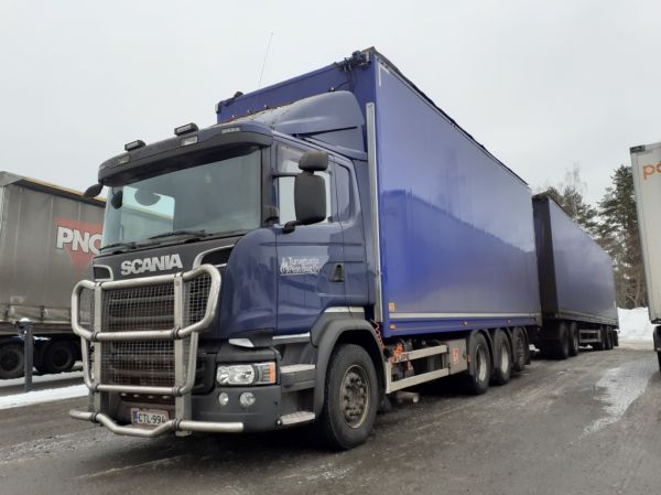 Turvetuote Beat Bogin Scania
Turvetuote Beat Bog Oy:n Scania täysperävaunuyhdistelmä.
Avainsanat: Turvetuote-Beat-Bog Scania Neste