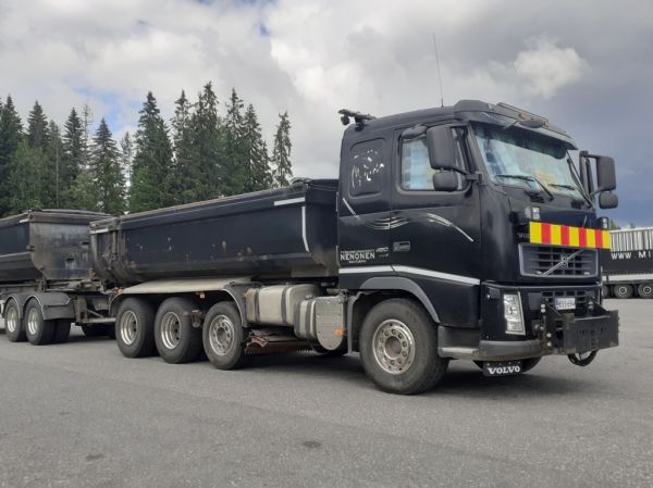 Työkoneurakointi Nenosen Volvo FH480
Työkoneurakointi Nenosen Volvo FH480 sora-auto.
Avainsanat: Nenonen Volvo FH480 ABC Hirvaskangas