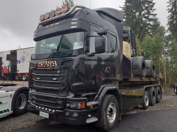 Urakointi LPS:n Scania R730
Urakointi LPS Oy:n Scania R730 koukkulava-auto.
Avainsanat: LPS Scania R730 Tahko25
