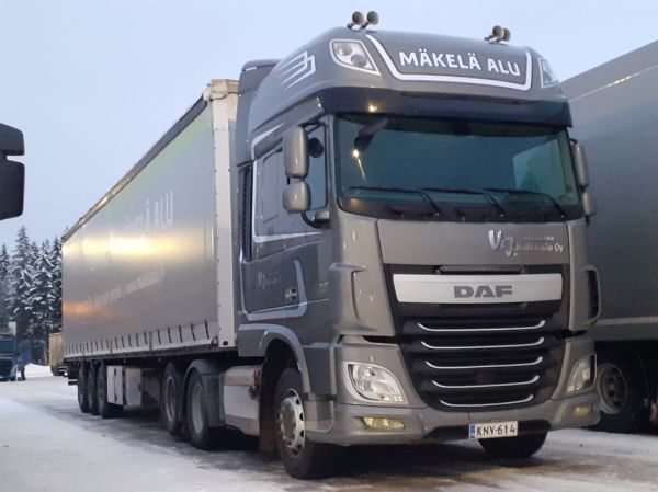 V-M Raja-Ahon DAF XF530
V-M Raja-aho Ky:n DAF XF530 puoliperävaunuyhdistelmä.
Avainsanat: Raja-Aho DAF XF530 Mäkelä-Alu ABC Hirvaskangas