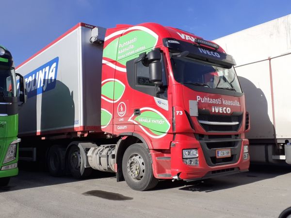Vähälä-Yhtiöiden Iveco NP460 
Vähälä-Yhtiöiden Iveco NP460 hct-yhdistelmä. 
Avainsanat: Vähälä Iveco NP460 73 ABC Hirvaskangas Hct Kiitolinja Kaasuauto
