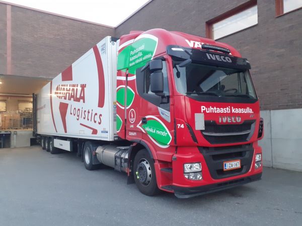 Vähälä-Yhtiöiden Iveco NP460 
Vähälä-Yhtiöiden Iveco NP460 hct-yhdistelmä. 
Avainsanat: Vähälä Iveco NP460 74 ABC Hirvaskangas Hct Kaasuauto