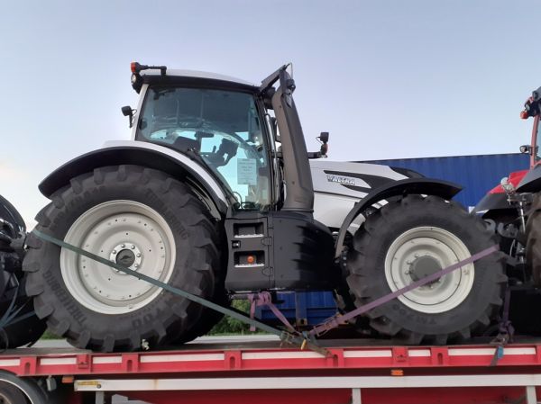 Valtra traktori
Ranskaan matkalla oleva Valtra traktori.
Keywords: Valtra Traktori ABC Hirvaskangas