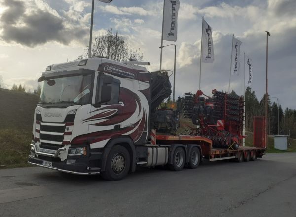 Klikkaa kuvaa nähdäksesi se täysikokoisena
==============
Varsinais-Suomen Konekuljetuksen Scania
Varsinais-Suomen Konekuljetuksen Scania lavettiyhdistelmä.
Avainsanat: Varsinais-Suomen Konekuljetus Scania ABC Hirvaskangas Juuso Varsinais-Suomen Konekuljetuksen Scania
Varsinais-Suomen Konekuljetuksen Scania lavettiyhdistelmä.
Avainsanat: Varsinais-Suomen Konekuljetus Scania ABC Hirvaskangas Juuso