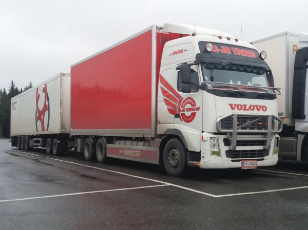 Ve-Jo Transin Volvo FH 
Kuljetusliike Ve-Jo Trans Ky:n Volvo FH "Volovo" täysperävaunuyhdistelmä.
Avainsanat: Ve-Jo Trans Volvo FH Volovo ABC Hirvaskangas