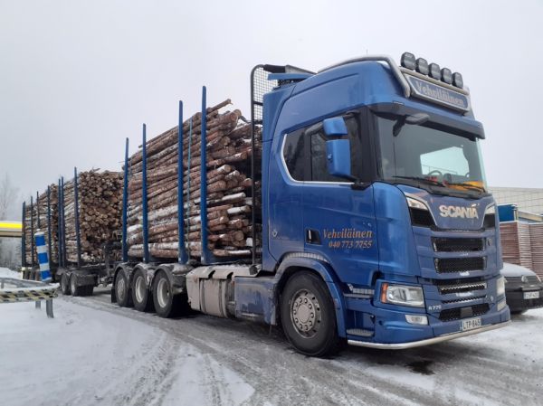 Vehviläisen Scania R770
Vehviläisen Scania R770 puutavarayhdistelmä.
Avainsanat: Vehviläinen Scania R770 ST1 Hirvaskangas