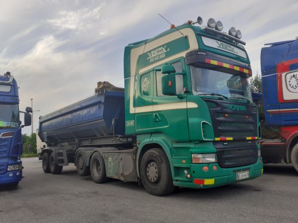 Veikoxin Scania
Veikox Oy:n Scania sorapuolikas.
Avainsanat: Veikox Scania ABC Hirvaskangas