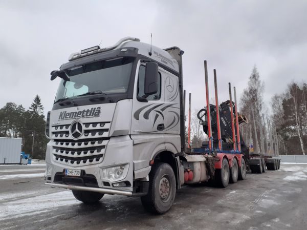 Velj. Klemettilän MB 3763 Arocs
Velj. Klemettilä Oy:n MB 3763 Arocs puutavarayhdistelmä.
Avainsanat: Klemettilä MB 3763 Arocs Neste