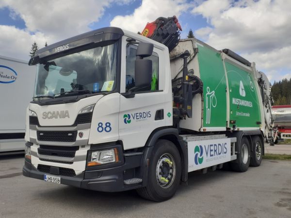 Verdiksen Scania
Verdis Oy:n nosturilla varustettu Scania jäteauto.
Avainsanat: Verdis Scania Mustankorkea 88
