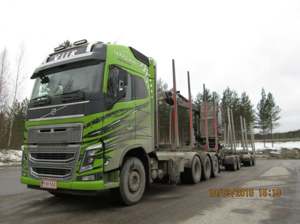 T Viikin Volvo FH16
T Viikin Volvo FH16 puutavarayhdistelmä.
Avainsanat: Viik Volvo FH16 Shell Hirvaskangas