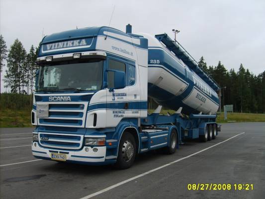 Viinikka Bulkerin Scania R470
Viinikka Bulkerin Scania R470 puoliperävaunuyhdistelmä.
Avainsanat: Viinikka Scania R470 ABC Hirvaskangas
