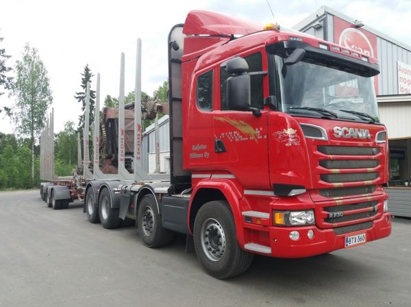 Kuljetus Villmanin Scania R730
Kuljetus Villman Oy:n Scania R730 puutavarayhdistelmä.
Avainsanat: Villman Scania R730