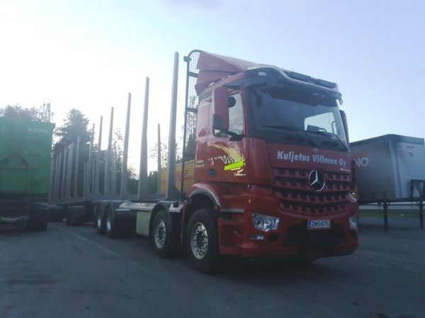 Kuljetus Villmanin MB 3552 Arocs 
Kuljetus Villman Oy:n MB 3552 Arocs puutavarayhdistelmä.
Avainsanat: Villman MB 3552 Arocs