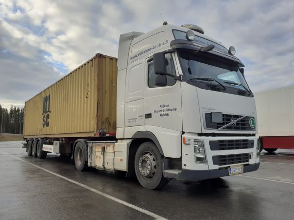 Kuljetus Virtanen&Tenhun Volvo FH440
Kuljetus Virtanen&Tenhu Oy:n Volvo FH440 puoliperävaunuyhdistelmä.
Avainsanat: Virtanen&Tenhu Volvo FH440 ABC Hirvaskangas