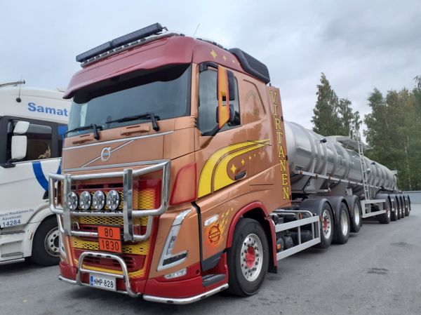 J Virtasen Volvo FH
J Virtasen Volvo FH puoliperävaunuyhdistelmä.

Avainsanat: J-Virtanen Volvo FH