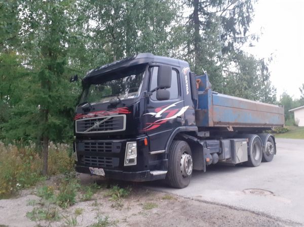 Volvo FM
Volvo FM vaihtolava-auto.
Avainsanat: Volvo FM