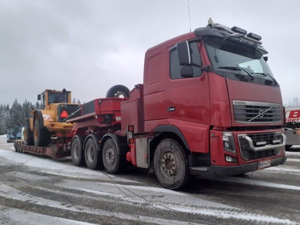 Volvo FH16 lavettiyhdistelmä.
Avainsanat: Volvo FH16 ABC Hirvaskangas