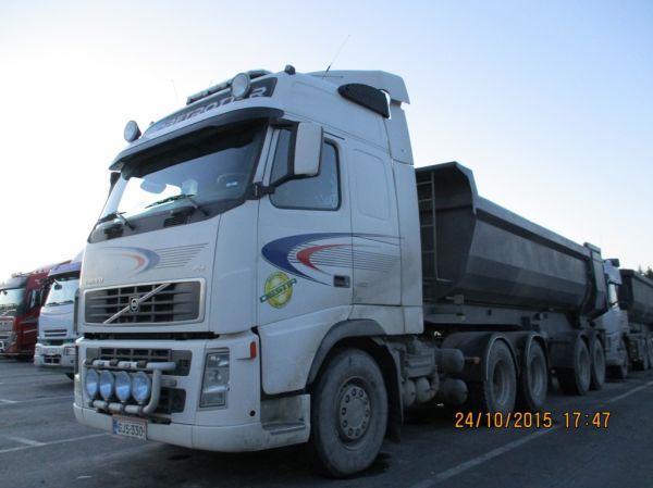 Volvo FH480
Destian ajossa oleva Volvo FH480 sorapuolikas.
Avainsanat: Destia Volvo FH480 ABC Hirvaskangas