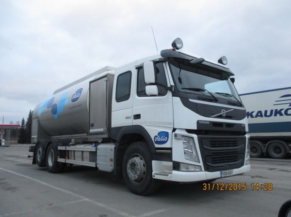 Valion Volvo FM460
Valion ajossa oleva Volvo FM12 maitoauto.
Avainsanat: Valio Volvo FM460 ABC Hirvaskangas