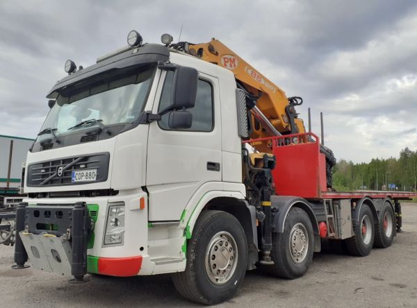 Volvo FM
Nosturilla varustettu Volvo FM.
Avainsanat: Volvo FM Hirvaskangas