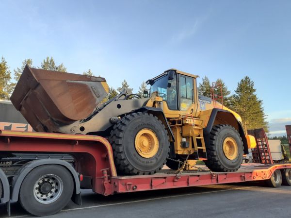 Volvo L150H
Volvo L150H pyöräkone.
Avainsanat: Volvo L150H Shell Hirvaskangas