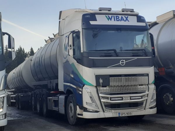 Wibaxin Volvo FH500
Wibax Oy:n Volvo FH500 säiliöyhdistelmä.
Avainsanat: Wibax Volvo FH500 ABC Hirvaskangas