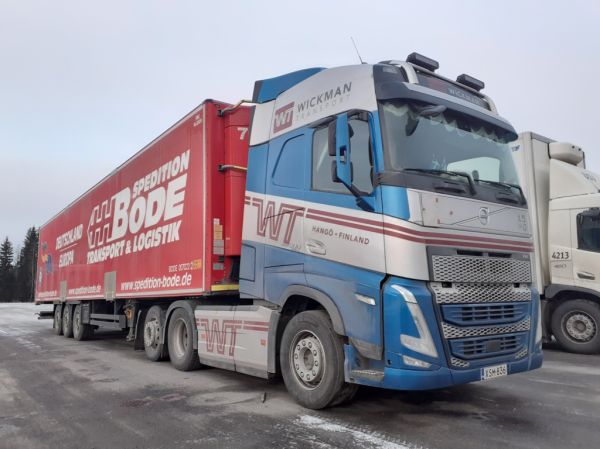 Wickman Transportin Volvo FH500
Wickman Transportin Volvo FH500 puoliperävaunuyhdistelmä.
Avainsanat: Wickman Volvo FH500 ABC Hirvaskangas