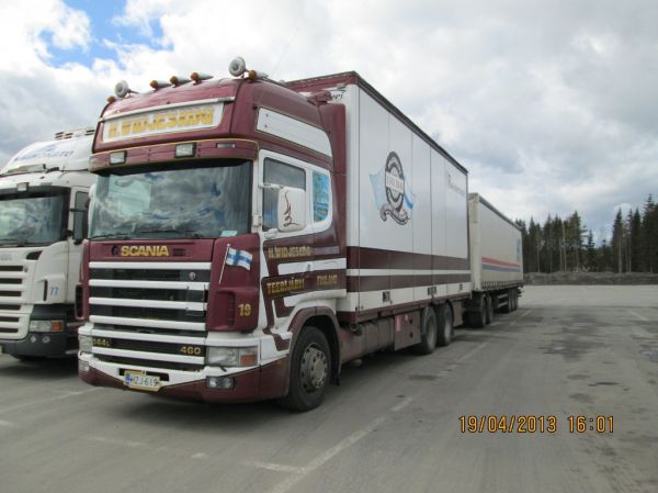 H Widjeskogin Scania 144L 
H Widjeskogin Scania 144L täysperävaunuyhdistelmä. 
Avainsanat: Widjeskog Scania 144L ABC Hirvaskangas 19