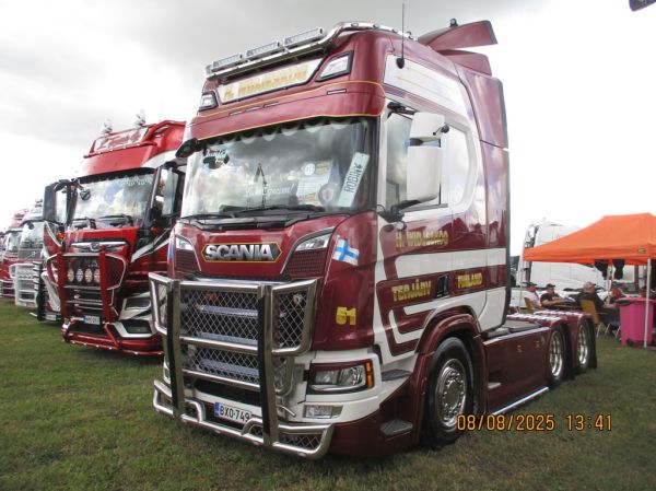 H Widjeskogin Scania 
H Widjeskogin Scania rekkaveturi.
Avainsanat: Widjeskog Scania Robin 51 Alahärmä25