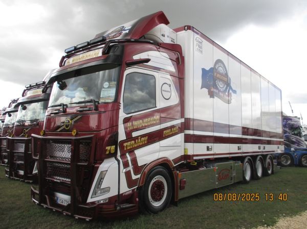 H Widjeskogin Volvo FH
H Widjeskogin Volvo FH rahtiauto.
Avainsanat: Widjeskog Volvo FH 75 Alahärmä25