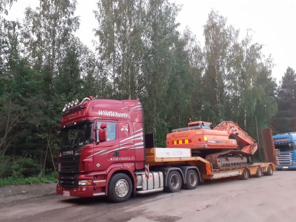 Wild Wheelsin Scania R500
Wild Wheels Oy:n Scania R500 lavettiyhdistelmä.
Avainsanat: WildWheels Scania R500 Shell Hirvaskangas