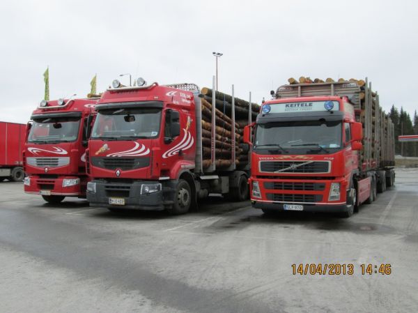 XTrans-Rentin Kalustoa
XTrans-Rent Oy:n puunkuljetuskalustoa Hirvaskankaan ABC:n rekkaparkissa 14.4.2013.
Avainsanat: XTrans-Rent XTR Volvo FM12 Renault ABC Hirvaskangas Keitele-Forest
