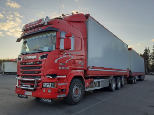 Ylijoki Kuljetuksen Scania R730
Ylijoki Kuljetus Oy:n Scania R730 täysperävaunuyhdistelmä.
Avainsanat: Ylijoki-Kuljetus Scania R730 ABC Hirvaskangas