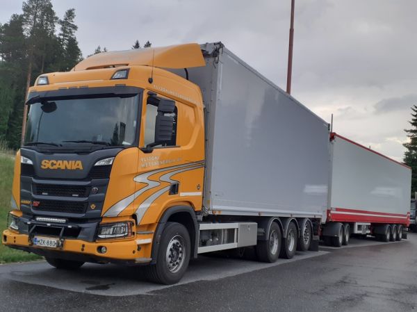 Klikkaa kuvaa nähdäksesi se täysikokoisena
==============
Ylijoki Metsäenergian Scania R660 XT
Ylijoki Metsäenergia Oy:n Scania R660 XT täysperävaunuyhdistelmä.
Avainsanat: Ylijoki-Metsäenergia Scania R660 XT ABC Hirvaskangas Ylijoki Metsäenergian Scania R660 XT
Ylijoki Metsäenergia Oy:n Scania R660 XT täysperävaunuyhdistelmä.
Avainsanat: Ylijoki-Metsäenergia Scania R660 XT ABC Hirvaskangas