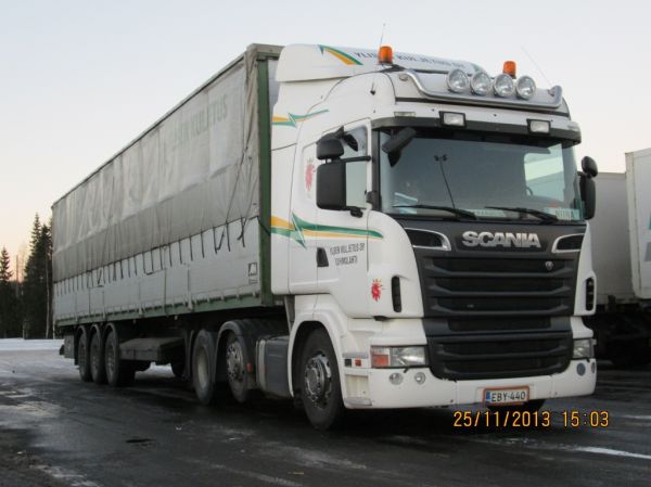 Ylisen Kuljetuksen Scania
Ylisen Kuljetus Oy:n Scania puoliperävaunuyhdistelmä.
Avainsanat: Ylinen Scania ABC Hirvaskangas Niina