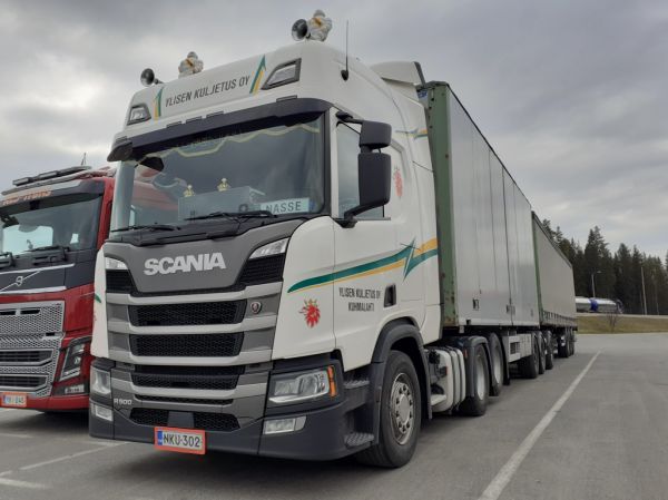 Ylisen Kuljetuksen Scania R500
Ylisen Kuljetus Oy:n Scania R500 b-juna. 
Avainsanat: Ylinen Scania R500 ABC Hirvaskangas Nasse B-Juna