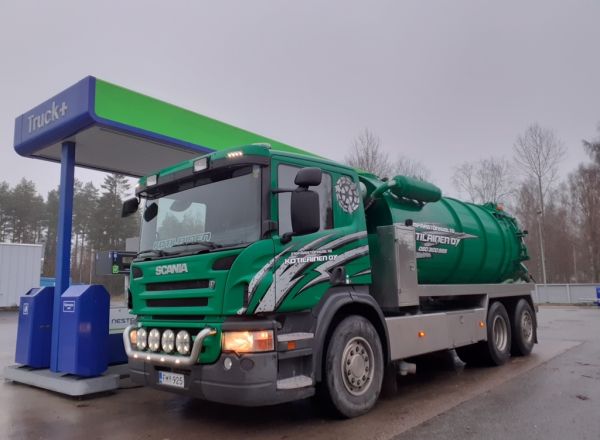 Ympäristönhuolto Kotilaisen Scania
Ympäristönhuolto Kotilainen Oy:n Scania loka-auto.
Avainsanat: Kotilainen Scania