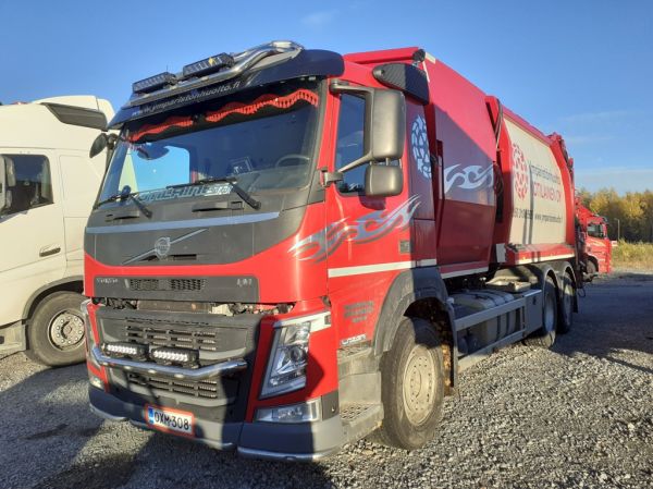 Ympäristönhuolto Kotilaisen Volvo FM
Ympäristönhuolto Kotilainen Oy:n Volvo FM jäteauto.
Avainsanat: Kotilainen Volvo FM Hirvaskangas