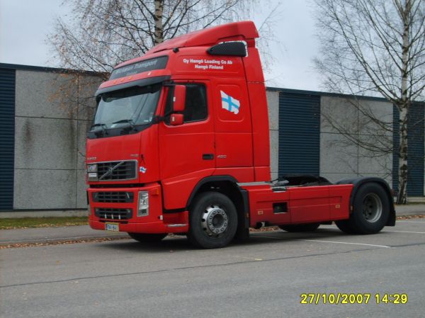 Wickman Transportin Volvo FH12
Wickman Transportin Volvo FH12 rekkaveturi
Avainsanat: Wickman Transport Volvo FH12