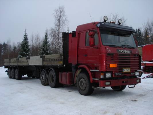 P Rantanivan Scania 113M 
P Rantanivan Scania 113M puoliperävaunuyhdistelmä.
Avainsanat: Rantaniva Scania 113M 930